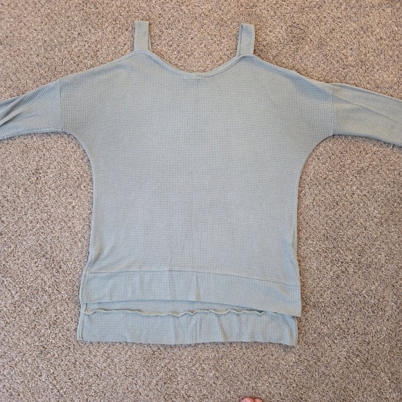 Ee:some Tops - Ee:some Women Sage Green Waffle Knit Cold‎ Shoulder Top Size M
